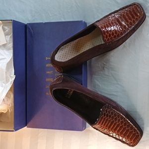 $200 Stuart Weitzman, Monde Pumps, Cola Suede, size 9n, preowned